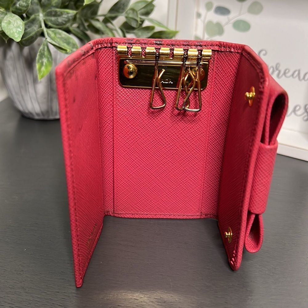 Prada Saffiano Ribbon Leather Key Case Pink & unbranded keychain charm strap - Picture 3 of 12